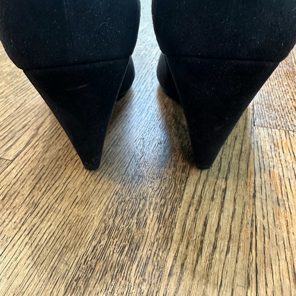 Saint Laurent Suede Pumps - Picture 8 of 11